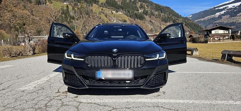 Gebraucht BMW 520 190 PS (139 kW) 2022 Schwarz Kombi