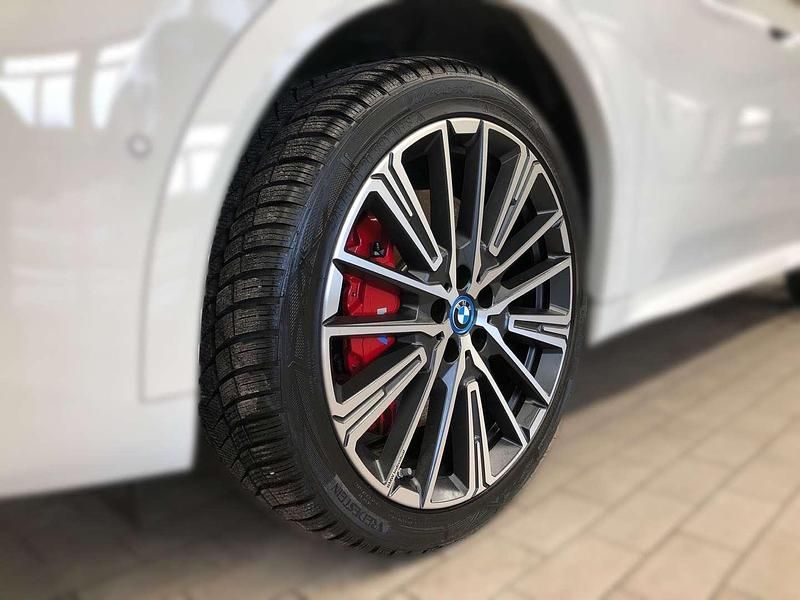 Gebraucht BMW iX2 Shadowline 225 kW (306 PS) 2025 Weiß SUV