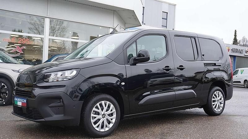 Neu Fiat Doblò 131 PS (96 kW) 2025 Schwarz Van / Kleinbus