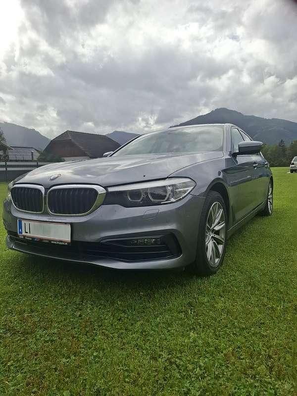 Gebraucht BMW 520 Sport Line 190 PS (139 kW) 2019 Grau Limousine
