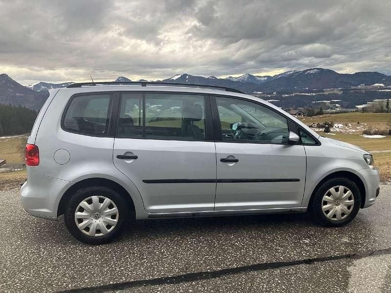 Gebraucht VW Touran Trendline 105 PS (77 kW) 2012 Grau Van / Kleinbus