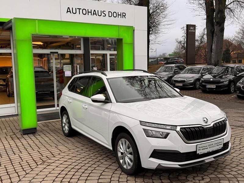 Weiss metallic Gebraucht 2021 Skoda Kamiq Ambition SUV | € 18.900 (Guter Preis) - Bild 1/4
