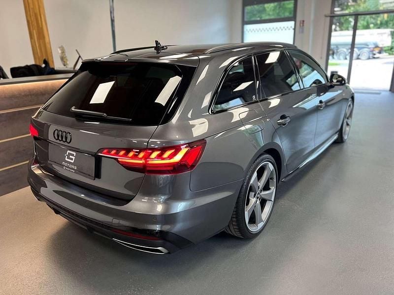 Gebraucht Audi A4 Competition 163 PS (119 kW) 2022 Grau Kombi