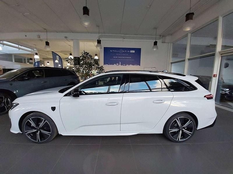 Neu Peugeot 308 SW GT 136 PS (100 kW) 2025 Weiß Kombi