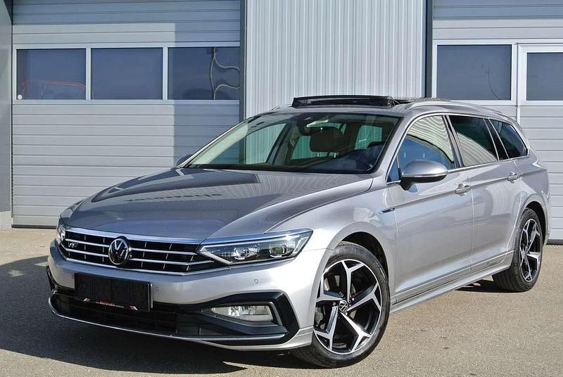 Gebraucht VW Passat R-line 150 PS (110 kW) 2022 Grau Kombi