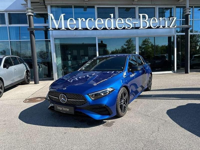Gebraucht Mercedes A200 AMG 163 PS (119 kW) 2025 Blau Limousine