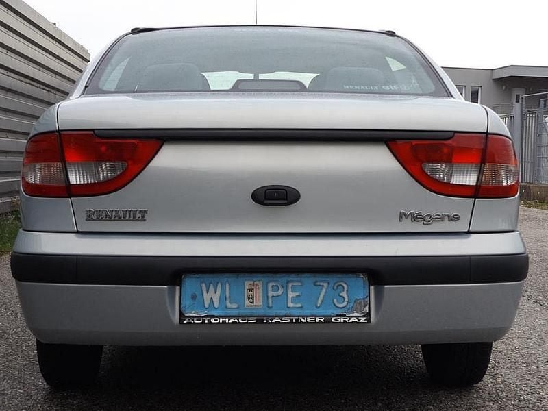 Gebraucht Renault Mégane II 95 PS (69 kW) 2002 Gris boreal silber metallic Limousine