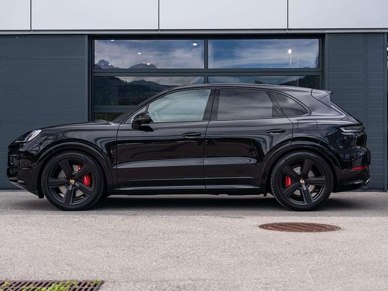 Gebraucht Porsche Cayenne S E-Hybrid 519 PS (381 kW) 2025 Schwarz  metallic SUV