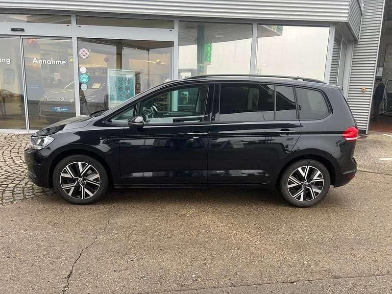 Gebraucht VW Touran Comfortline 150 PS (110 kW) 2022 Schwarz Van / Kleinbus