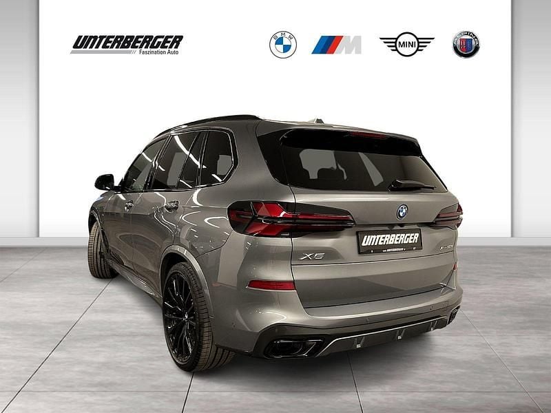 Neu BMW X5 M Sport 489 PS (359 kW) 2026 Grau SUV