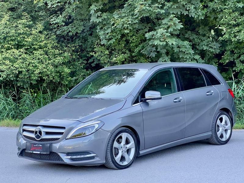 Gebraucht Mercedes B200 136 PS (100 kW) 2012 Grau Van / Kleinbus