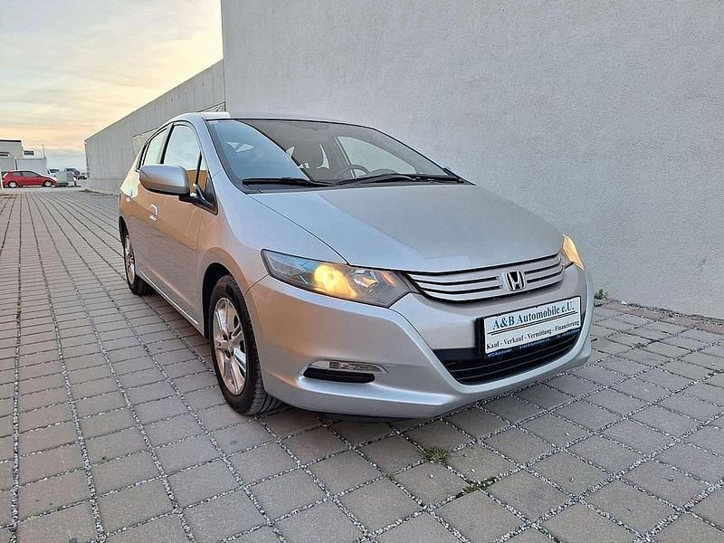Silber Gebraucht 2012 Honda Insight Elegance Limousine | € 6.990 - Bild 1/4
