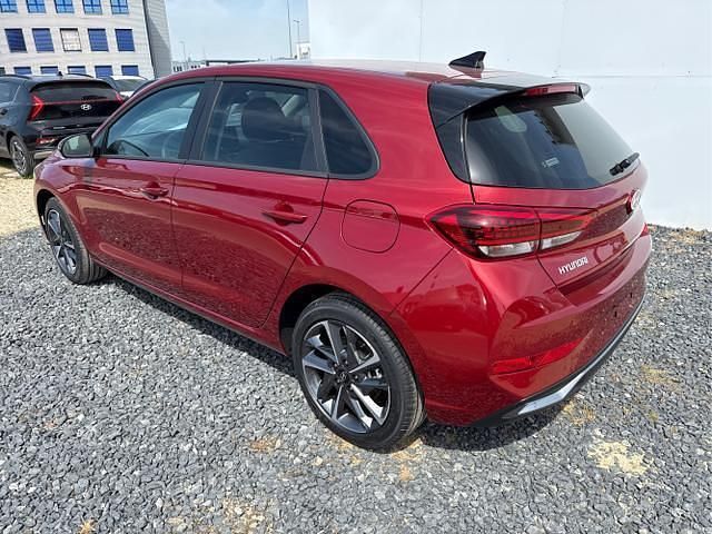 Neu Hyundai i30 95 PS (69 kW) 2025 Rot sonderlackierung Limousine