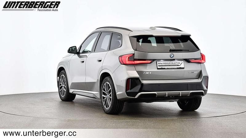 Gebraucht BMW iX1 M Sport 150 kW (204 PS) 2024 Silber SUV