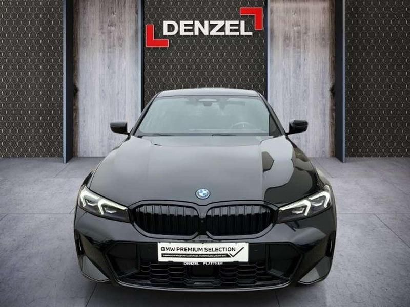 Gebraucht BMW 330e 184 PS (135 kW) 2023 Schwarz Limousine