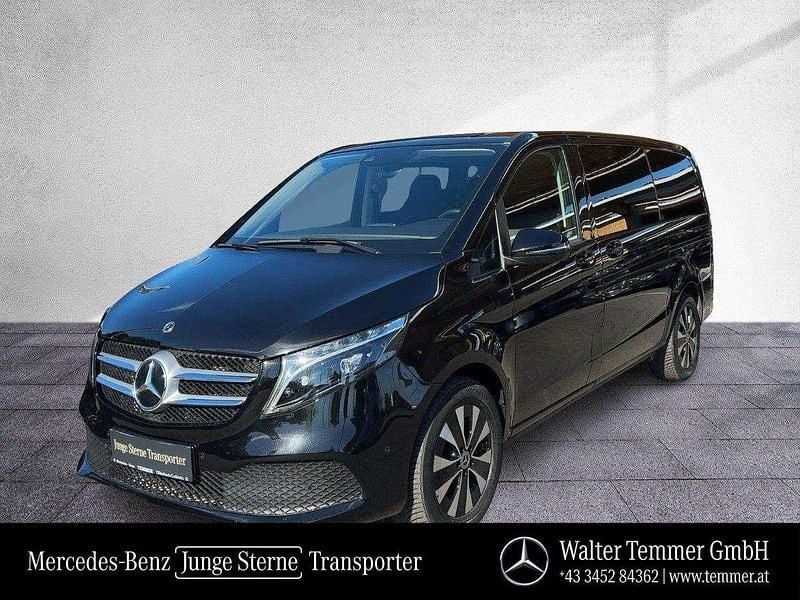 Schwarz Gebraucht 2024 Mercedes V220 Van / Kleinbus | € 66.950 (Fairer Preis) - Bild 1/4
