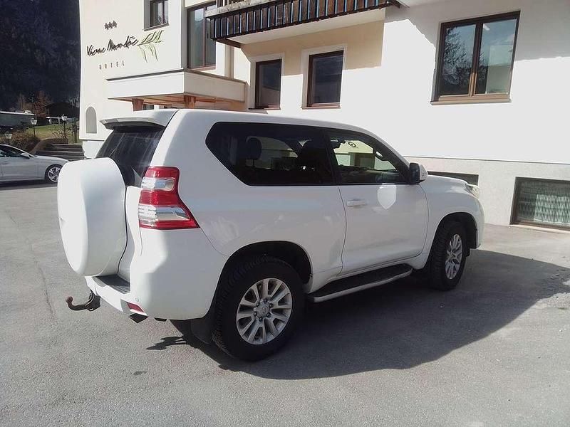 Weiß Gebraucht 2014 Toyota Land Cruiser SUV | € 24.000 (Fairer Preis) - Bild 1/4