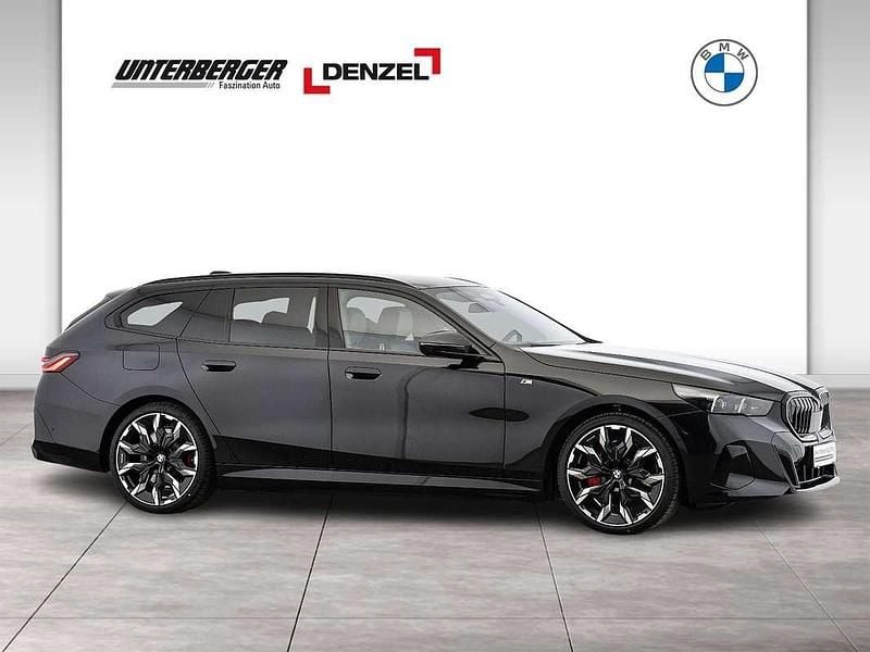 Gebraucht BMW 550 M Sport 313 PS (230 kW) 2025 Schwarz Kombi
