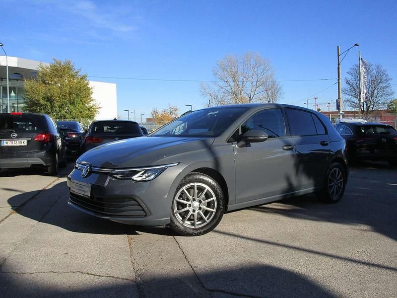 Gebraucht VW Golf VIII 90 PS (66 kW) 2020 Grau Limousine