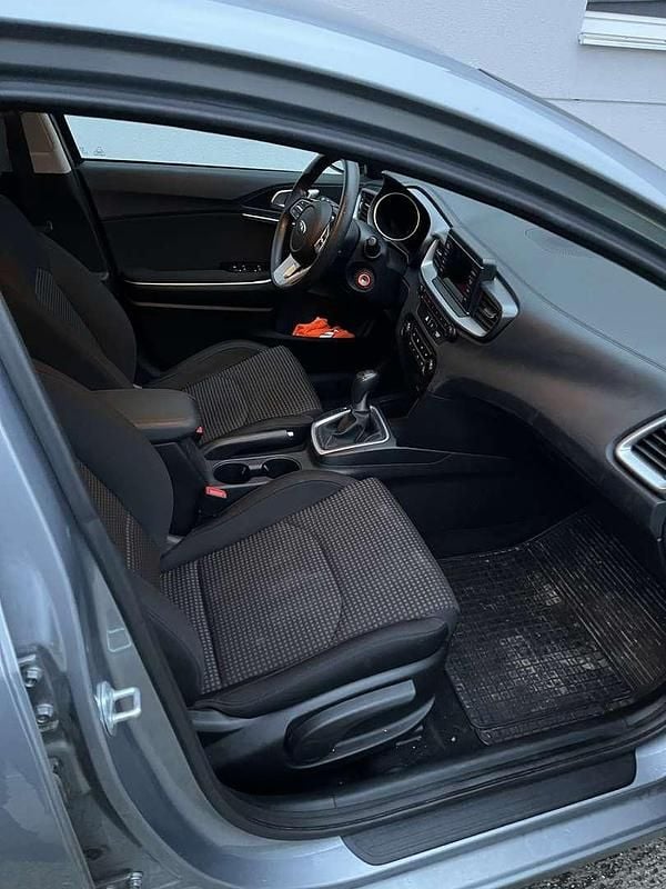 Gebraucht Kia Ceed 99 PS (72 kW) 2019 Grau Kleinwagen