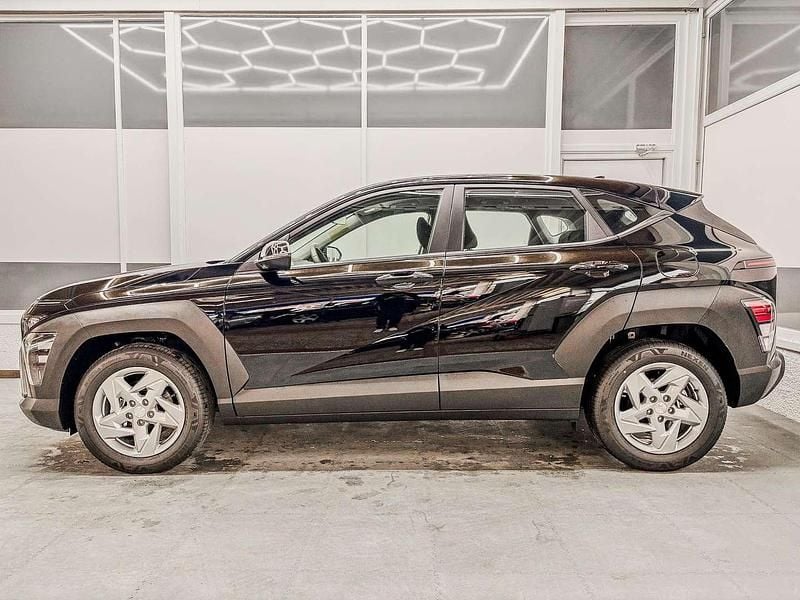 Neu Hyundai Kona Style 137 PS (100 kW) 2025 Schwarz SUV