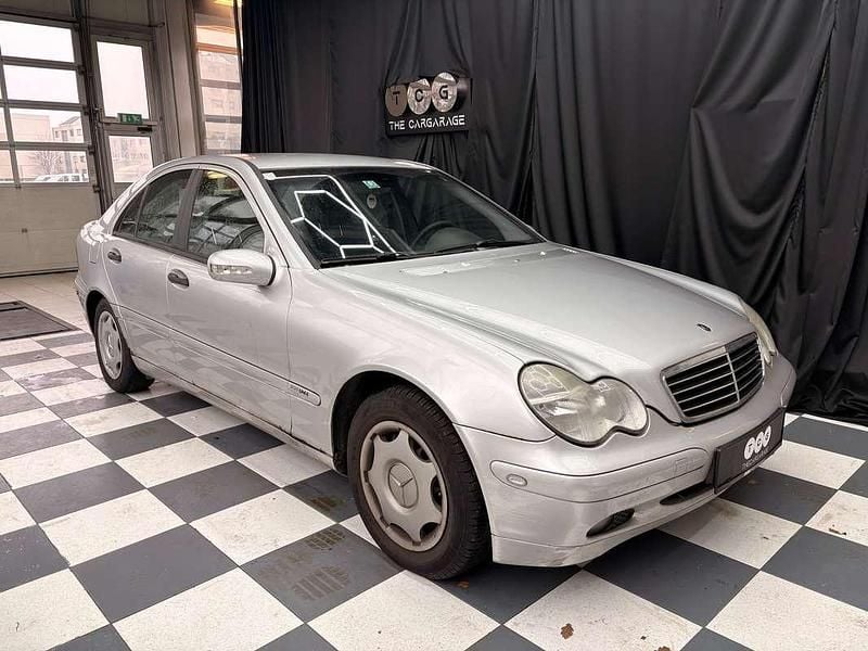 Gebraucht Mercedes C200 116 PS (85 kW) 2002 Grau Limousine