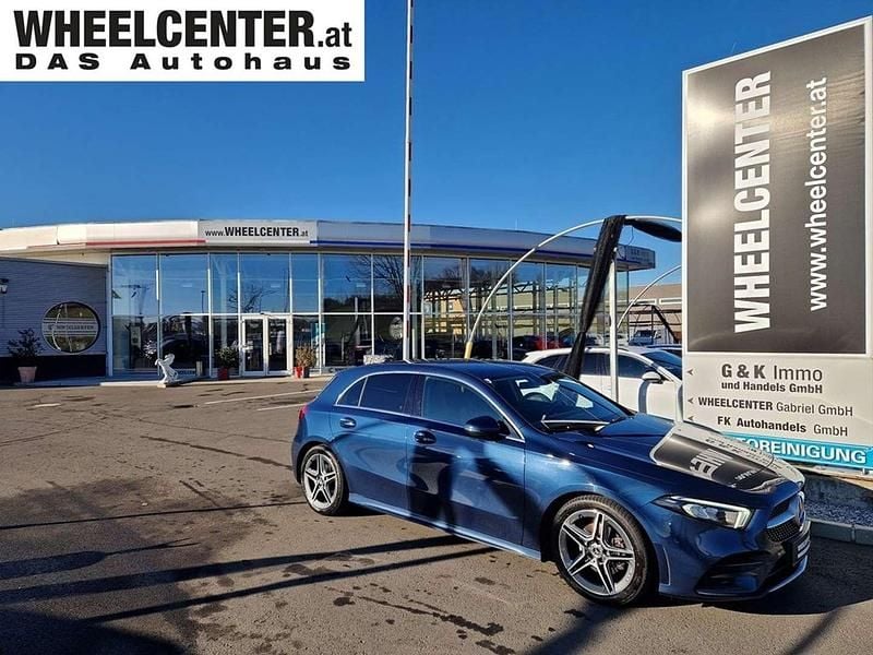 Blau Gebraucht 2019 Mercedes A180 AMG line Kleinwagen | € 19.911 (Fairer Preis) - Bild 1/2