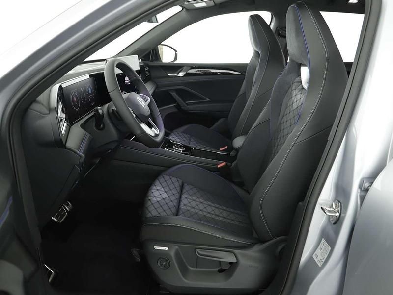 Neu VW Tiguan Sport 150 PS (110 kW) 2025 Silber  metallic SUV