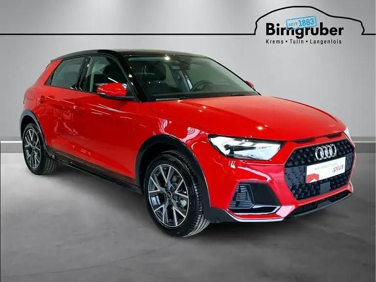 Neu Audi A1 Design 116 PS (85 kW) 2025 Rot Kleinwagen