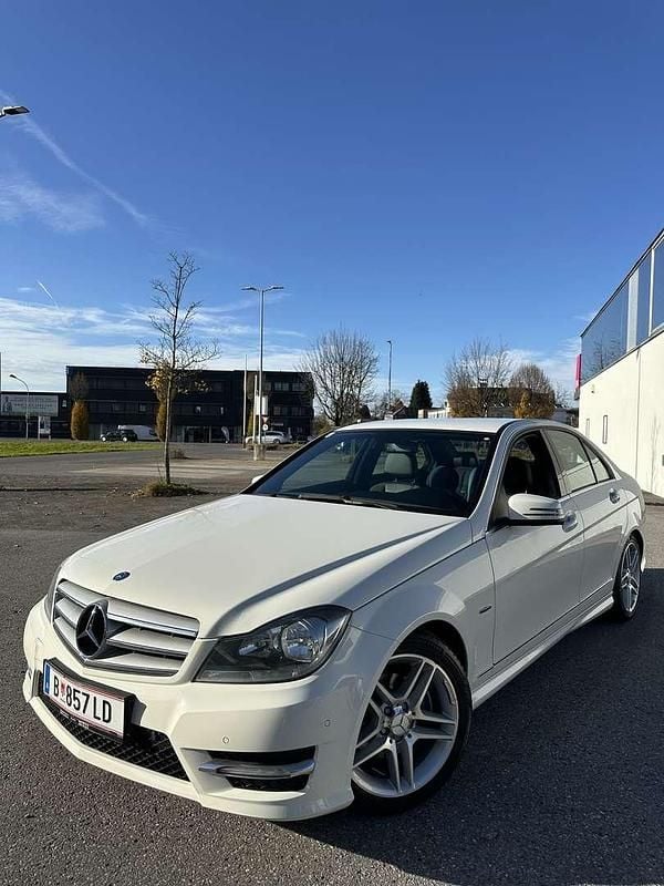 Gebraucht Mercedes C180 156 PS (114 kW) 2012 Limousine