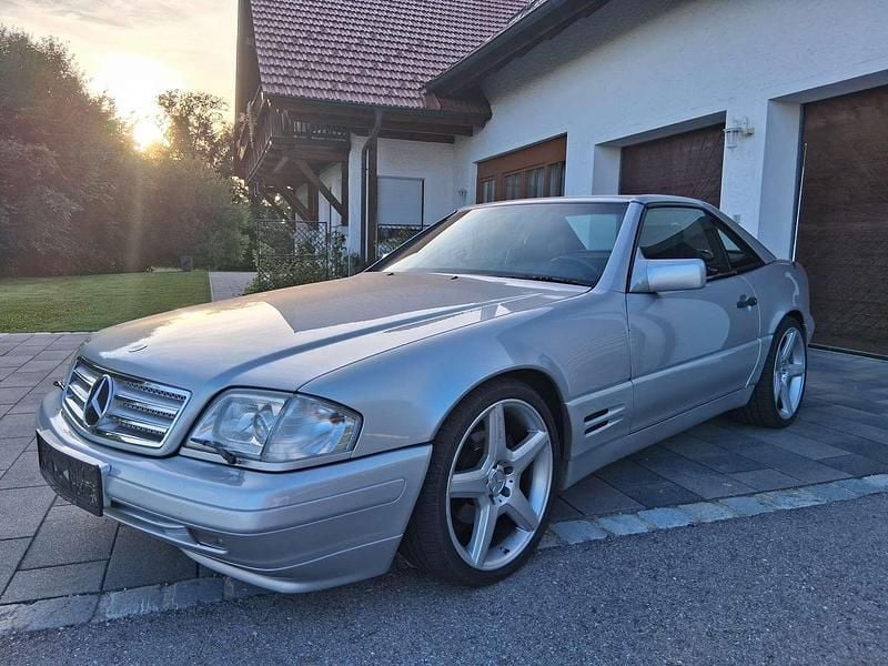 Silber Gebraucht 1996 Mercedes SL320 Cabrio | € 19.990 - Bild 1/4