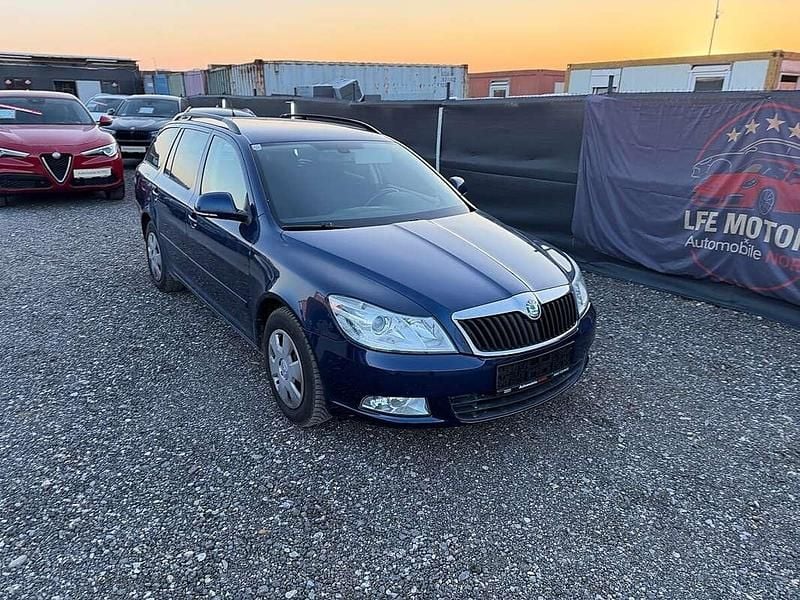 Gebraucht Skoda Octavia Elegance 105 PS (77 kW) 2010 Blau Kombi