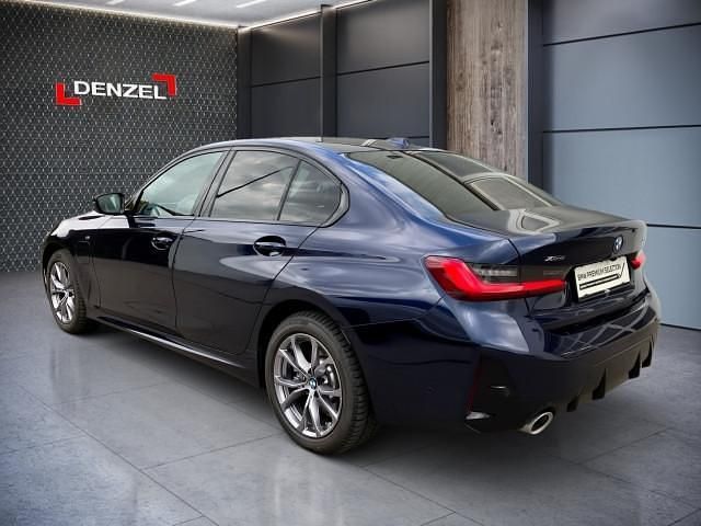 Gebraucht BMW 330e M Sport 184 PS (135 kW) 2024 Blau Limousine