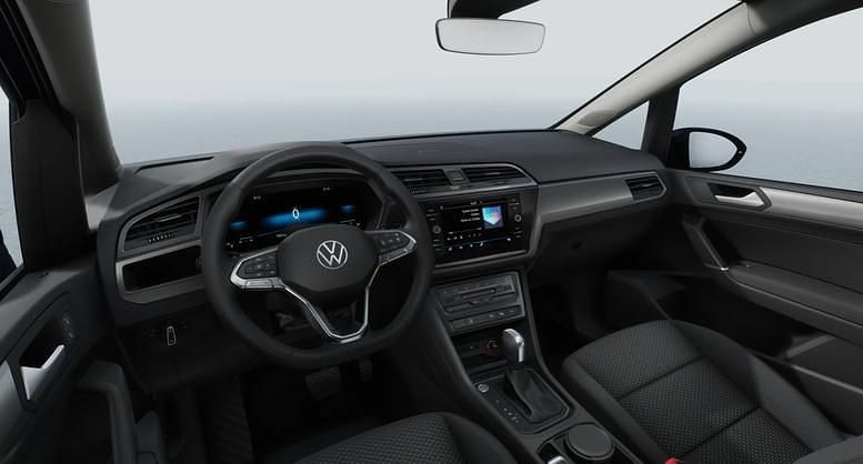 Neu VW Touran Life 150 PS (110 kW) 2026 Van / Kleinbus