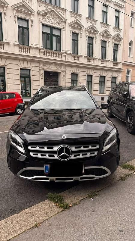 Gebraucht 2019 Mercedes GLA180 SUV | € 22.000 (Fairer Preis) - Bild 1/4