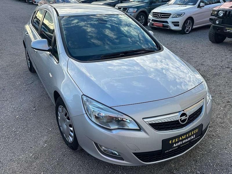 Gebraucht Opel Astra Cosmo 116 PS (85 kW) 2010 Grau Kleinwagen