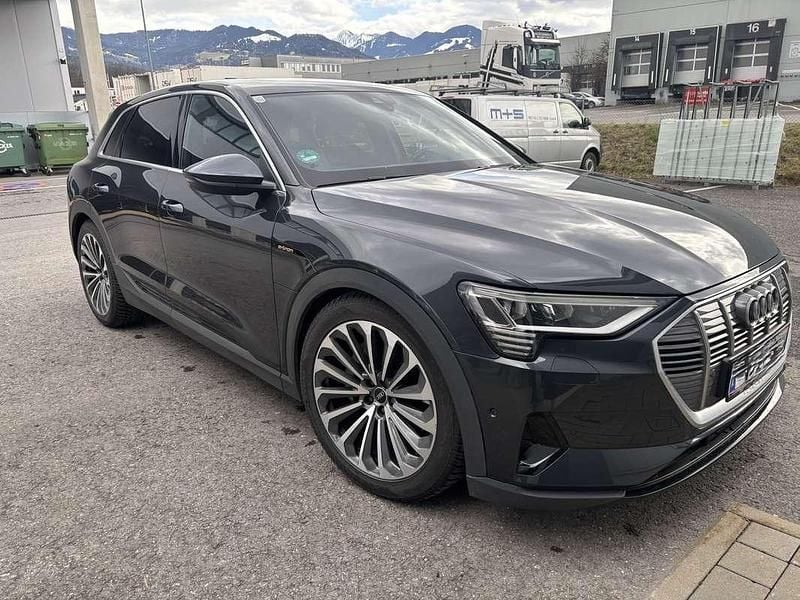 Gebraucht Audi e-tron Business 230 kW (313 PS) 2021 Grau SUV