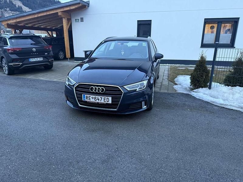Gebraucht Audi A3 116 PS (85 kW) 2018 Blau Limousine