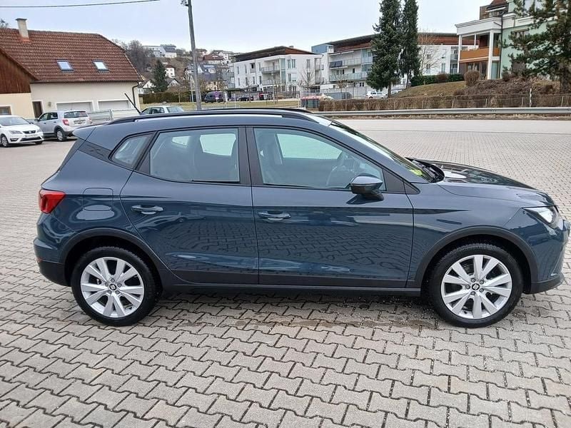 Neu Seat Arona Reference 95 PS (69 kW) 2025 Blau SUV