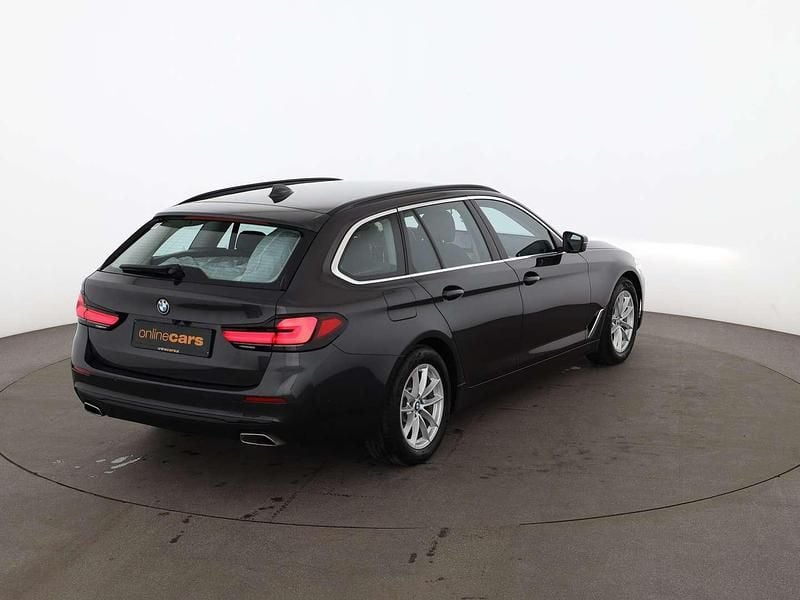 Gebraucht BMW 520 Sport Line 190 PS (139 kW) 2023 Grau Kombi