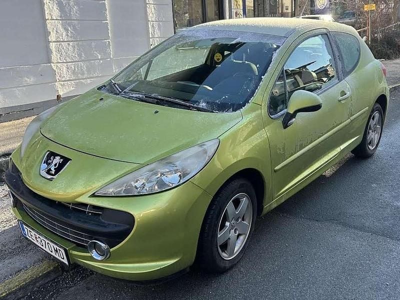 Gebraucht Peugeot 207 Active 95 PS (69 kW) 2008 Limousine