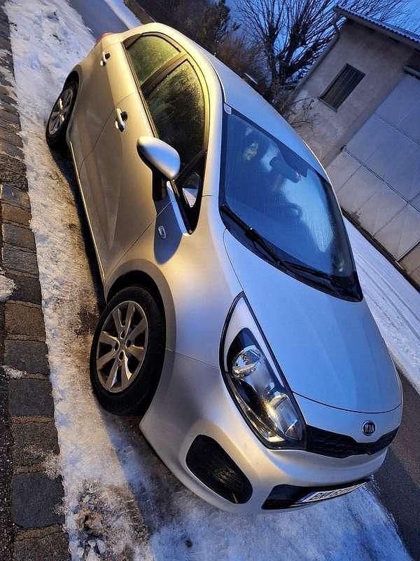 Gebraucht Kia Rio 86 PS (63 kW) 2005 Silber Kleinwagen