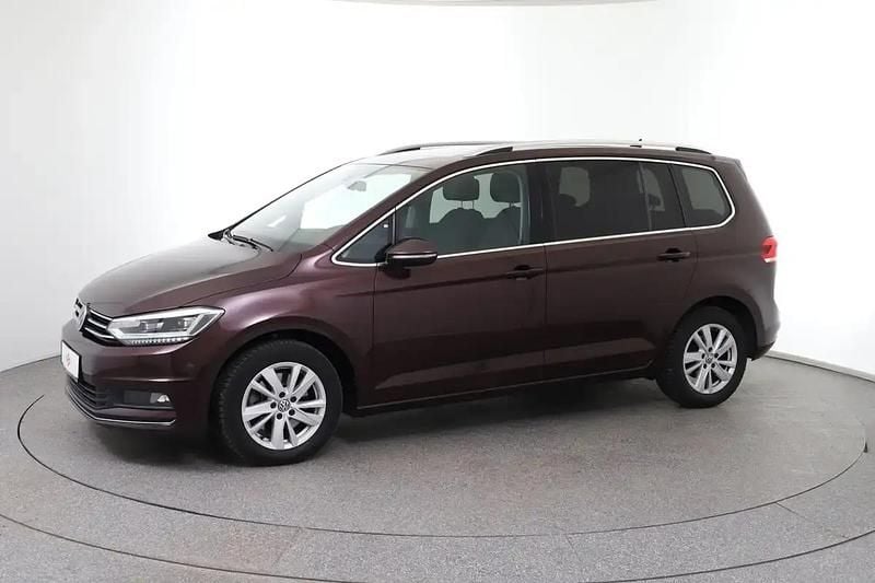 Gebraucht VW Touran Highline 150 PS (110 kW) 2020 Rot Van / Kleinbus