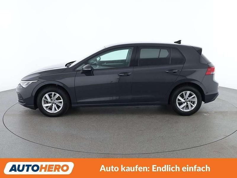 Gebraucht VW Golf VIII Life 110 PS (80 kW) 2024 Grau Kleinwagen