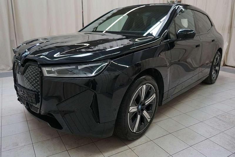Schwarz Gebraucht 2021 BMW iX Sport Line SUV | € 31.990 - Bild 1/4