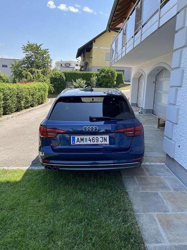 Gebraucht Audi A4 Sport 190 PS (139 kW) 2016 Blau Kombi
