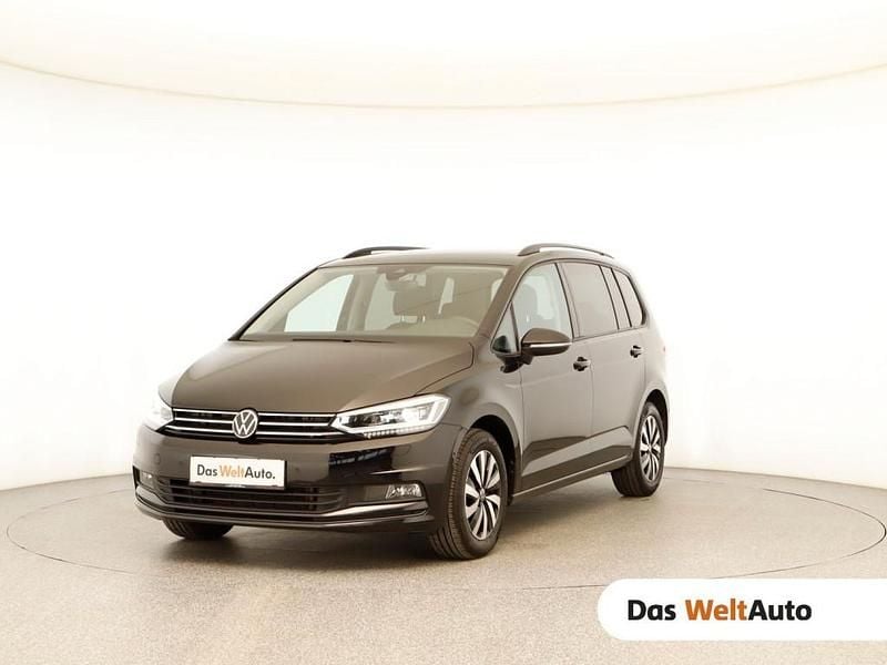 Gebraucht VW Touran Life 150 PS (110 kW) 2024 Schwarz  metallicperleffektno Van / Kleinbus