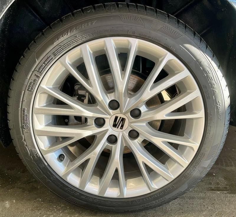 Neu Seat Leon Style 204 PS (150 kW) 2025 Dunkelgrau  metallicperleffekt Kombi