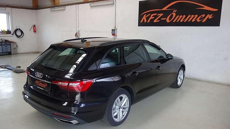 Gebraucht Audi A4 163 PS (119 kW) 2022 Schwarz Kombi