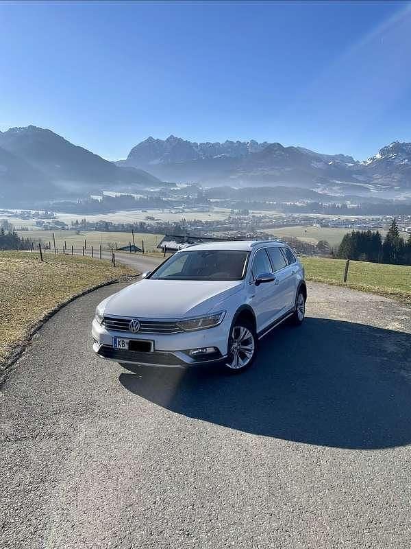 Weiß Gebraucht 2017 VW Passat Alltrack Kombi | € 19.985 (Fairer Preis) - Bild 1/4